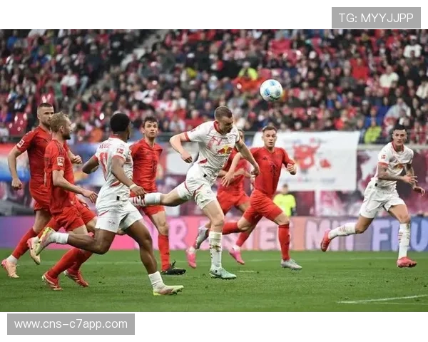 拜仁球星赛后不慎将外套遗落在莱比锡主场